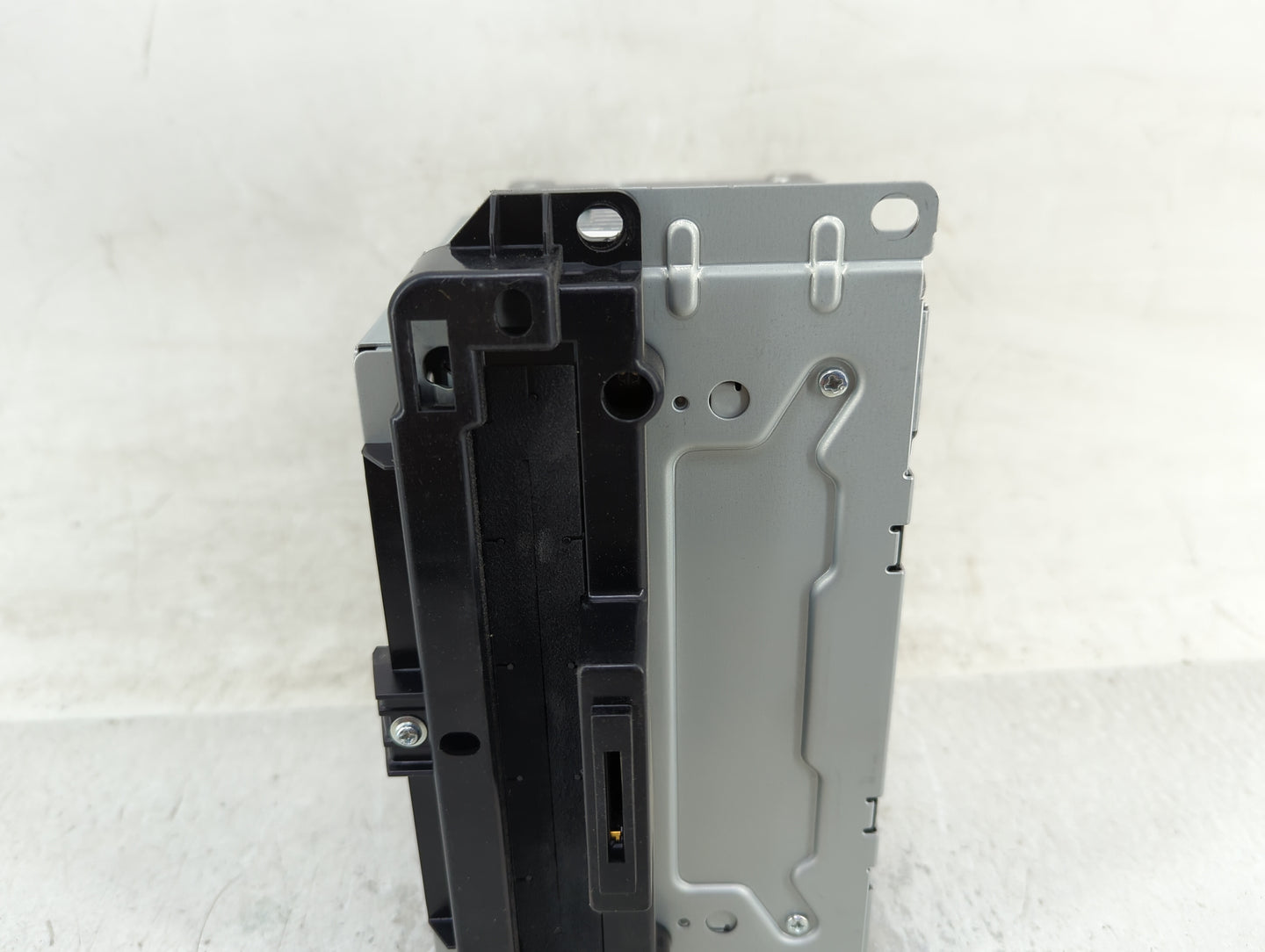 2013-2014 Dodge Charger Radio AM FM Cd Player Receiver Replacement P/N:P05091366AE Fits Fits 2013 2014 OEM Used Auto Parts -