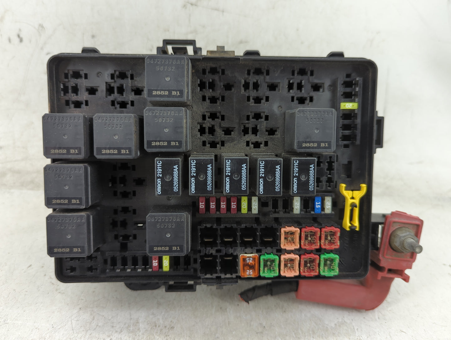 2012-2014 Dodge Charger Fusebox Fuse Box Panel Relay Module P/N:P68083989AC T-AWH3492DC024, 7154-7411-30 Fits Fits 2012 2013