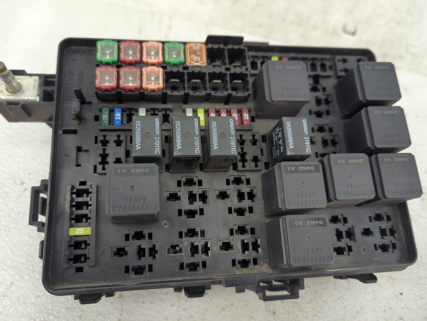 2012-2014 Dodge Charger Fusebox Fuse Box Panel Relay Module P/N:7154-7630-30 P68083989AC Fits Fits 2012 2013 2014 OEM Used A