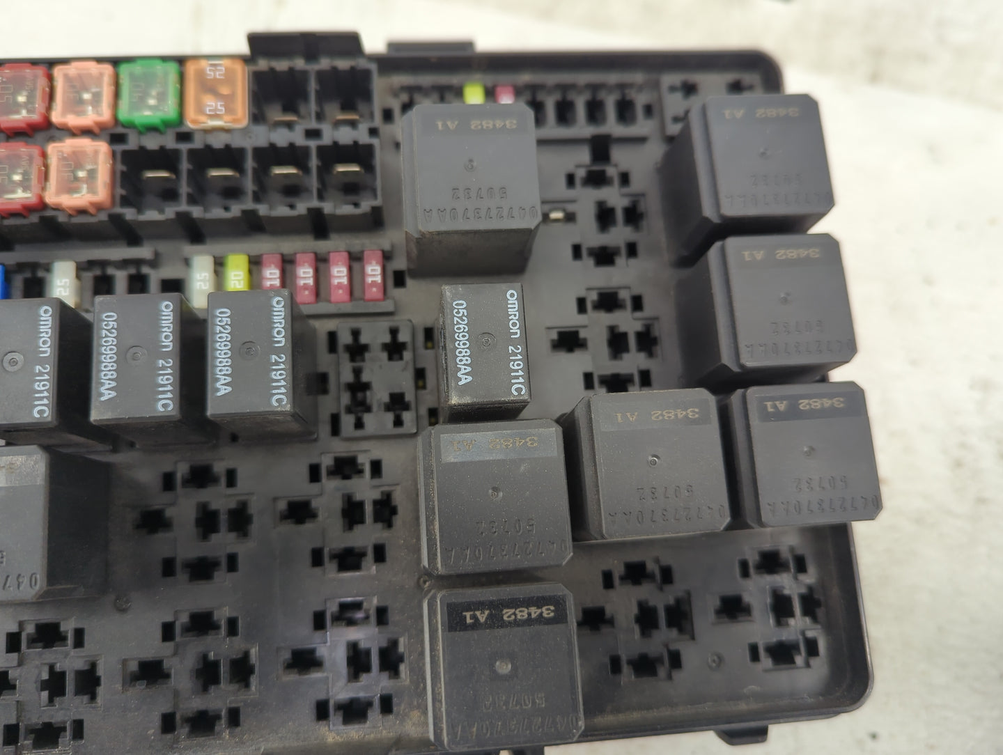 2012-2014 Dodge Charger Fusebox Fuse Box Panel Relay Module P/N:7154-7630-30 P68083989AC Fits Fits 2012 2013 2014 OEM Used A