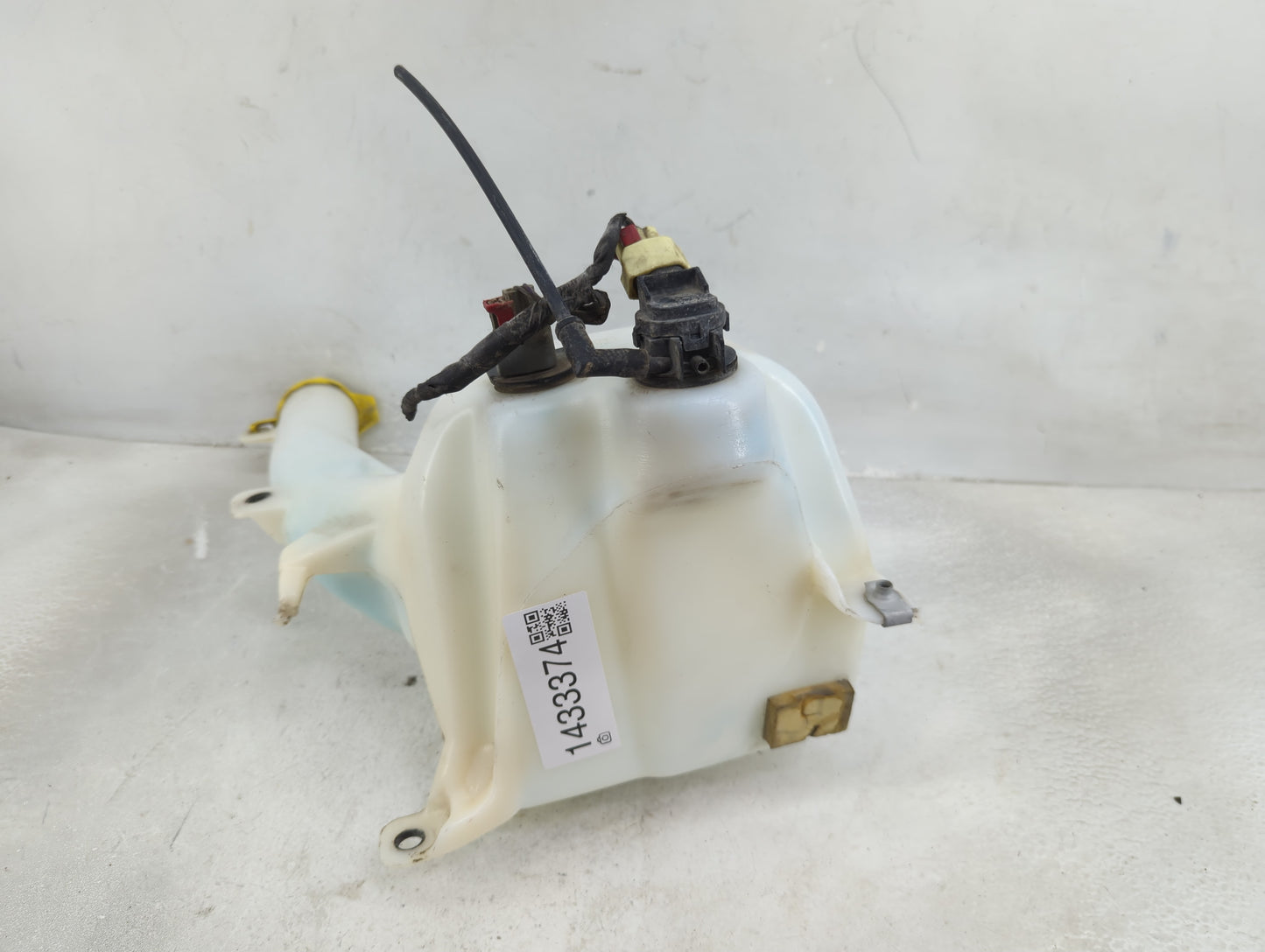 2011-2022 Dodge Charger Windshield Washer Fluid Reservoir Bottle Oem - Oemusedautoparts1.com