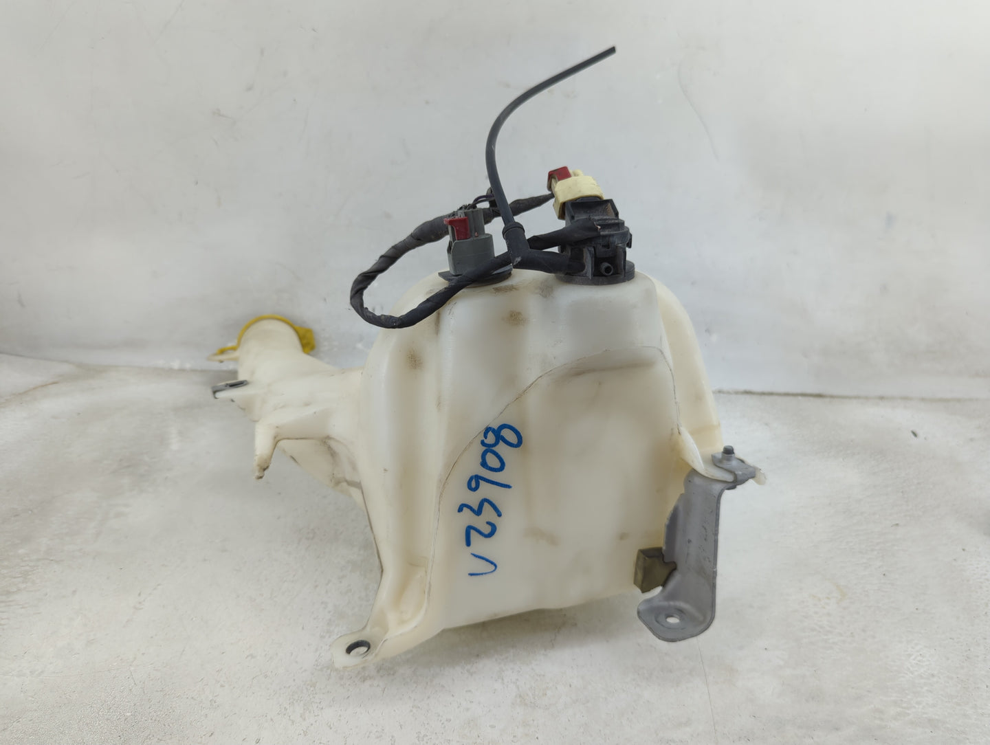 2011-2022 Dodge Charger Windshield Washer Fluid Reservoir Bottle Oem 1459349 - Oemusedautoparts1.com
