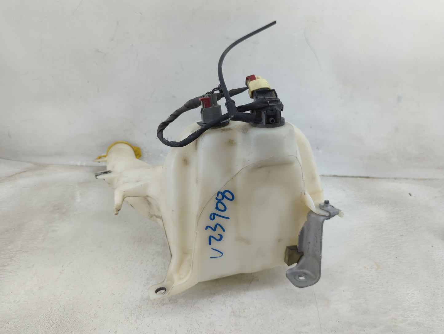 2011-2022 Dodge Charger Windshield Washer Fluid Reservoir Bottle Oem 1459349 - Oemusedautoparts1.com