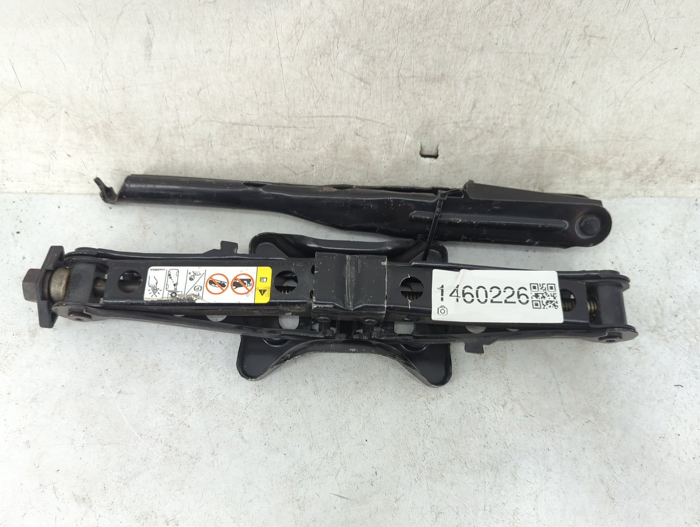 2013 Dodge Charger Spare Scissor Car Jack Black - Oemusedautoparts1.com
