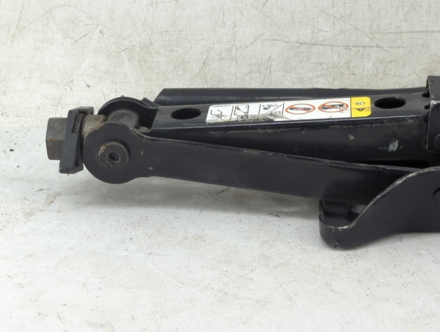 2013 Dodge Charger Spare Scissor Car Jack Black - Oemusedautoparts1.com