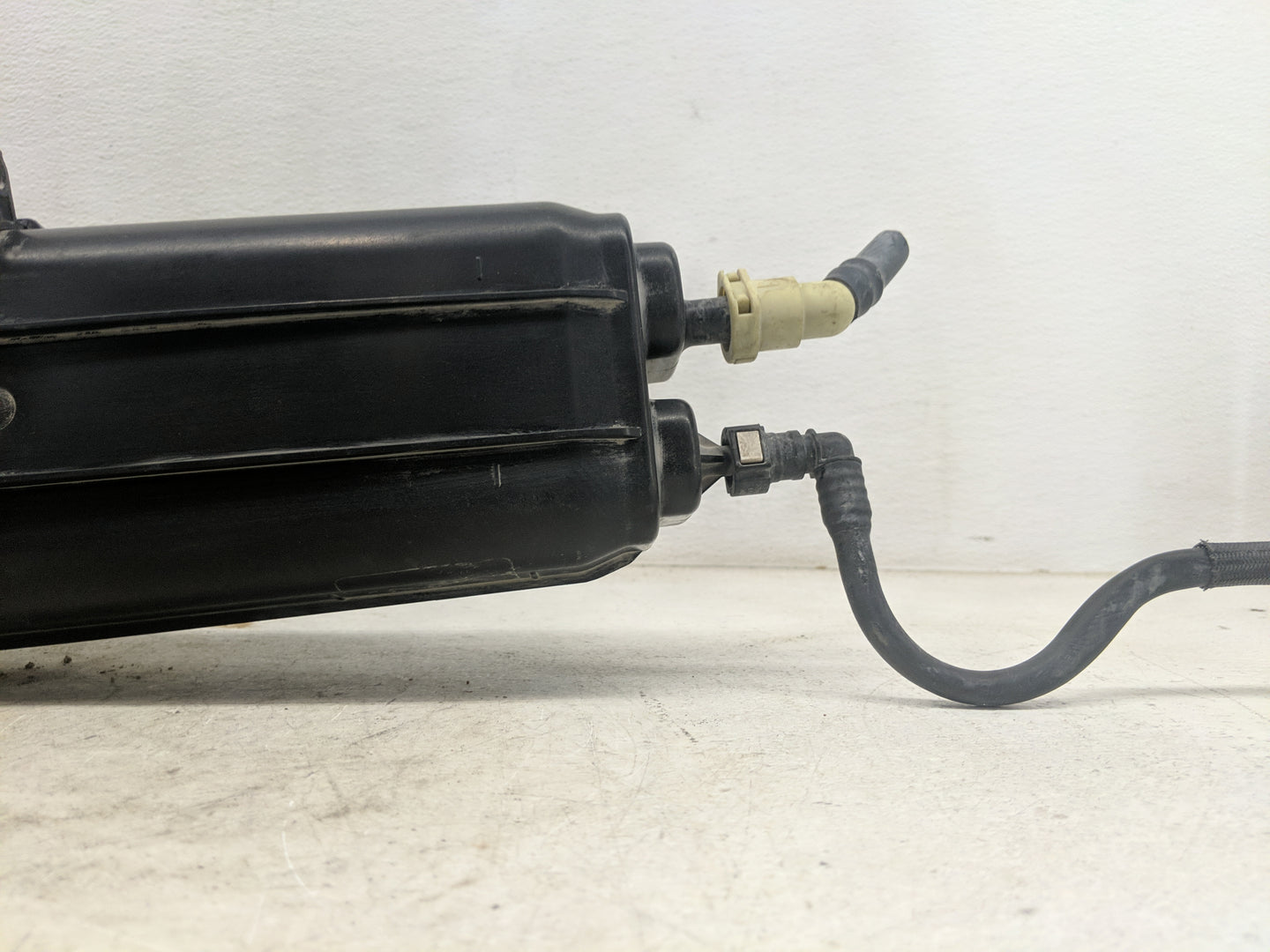 2013 Dodge Charger Fuel Vapor Charcoal Canister - Oemusedautoparts1.com
