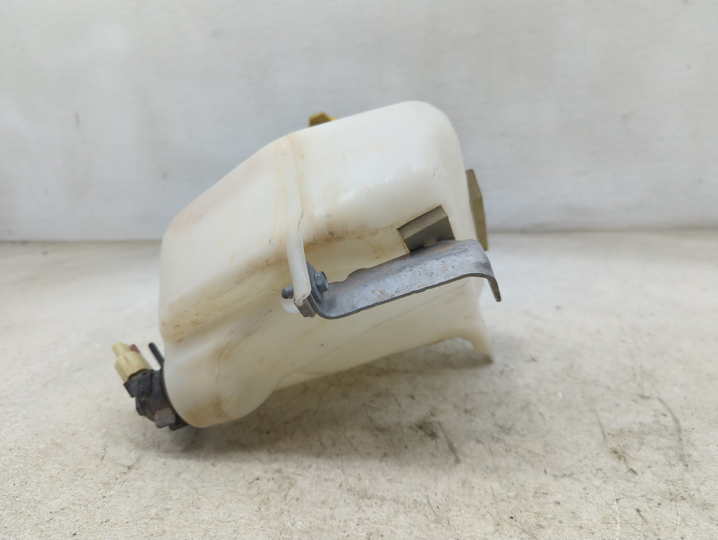 2011-2022 Dodge Charger Windshield Washer Fluid Reservoir Bottle Oem 1465577 - Oemusedautoparts1.com