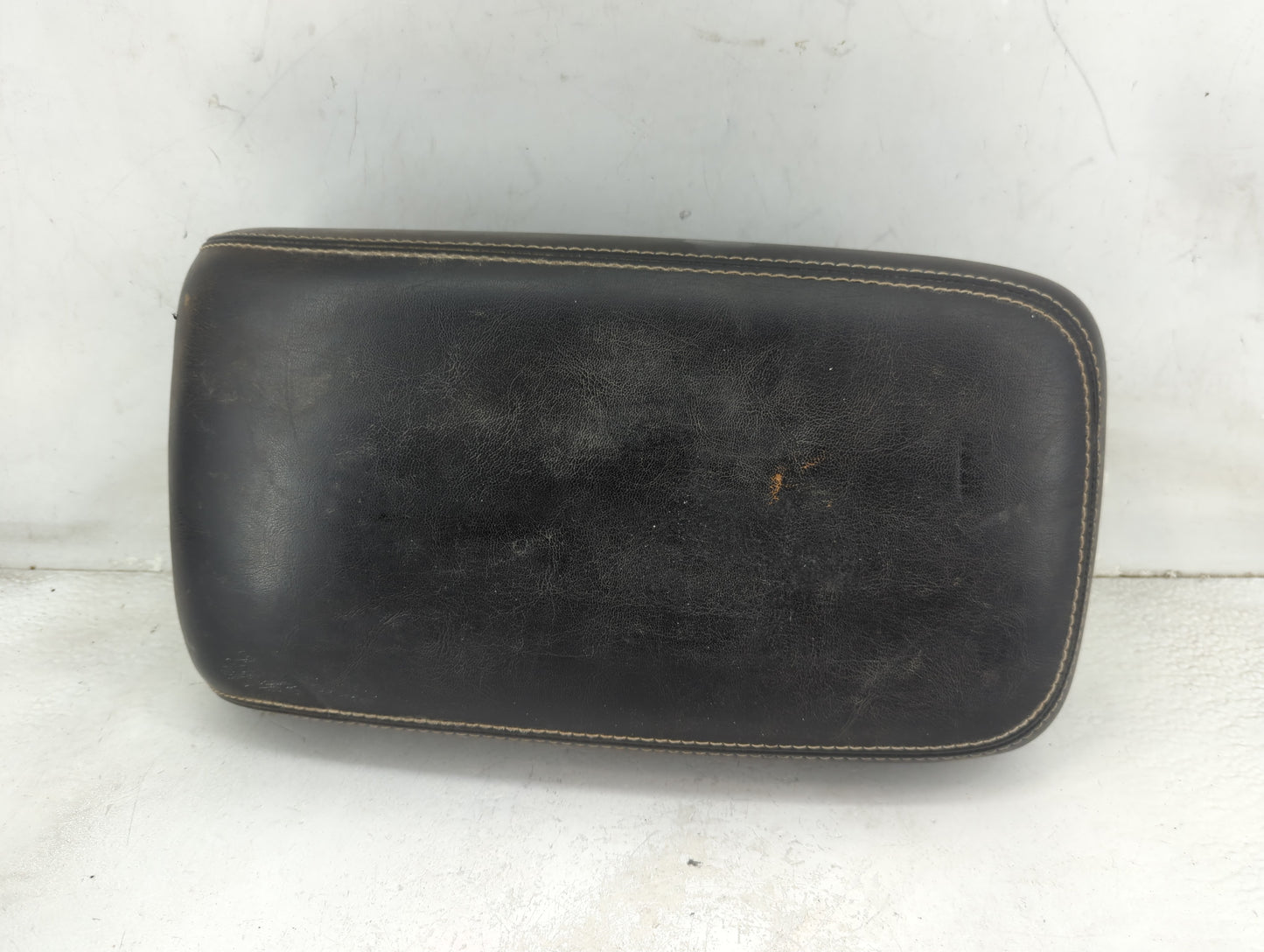 2013 Dodge Charger Center Console Armrest Cover Lid P/N:314 12 Fits OEM Used Auto Parts - Oemusedautoparts1.com