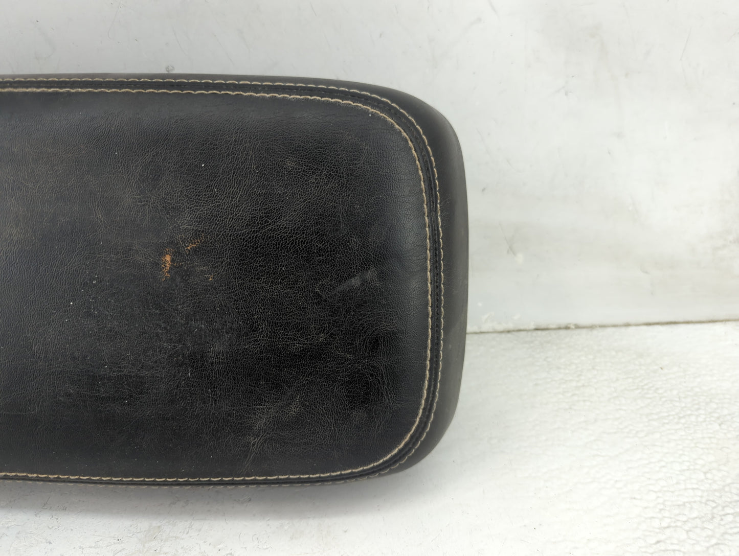 2013 Dodge Charger Center Console Armrest Cover Lid P/N:314 12 Fits OEM Used Auto Parts - Oemusedautoparts1.com