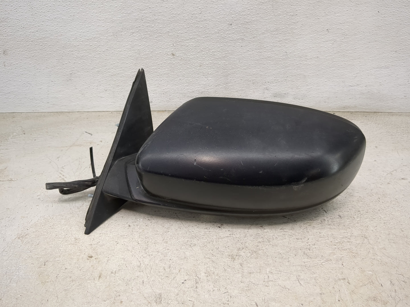 2013 Dodge Charger Driver Side View Mirror - Left Door Mirror OEM Used - Oemusedautoparts1.com