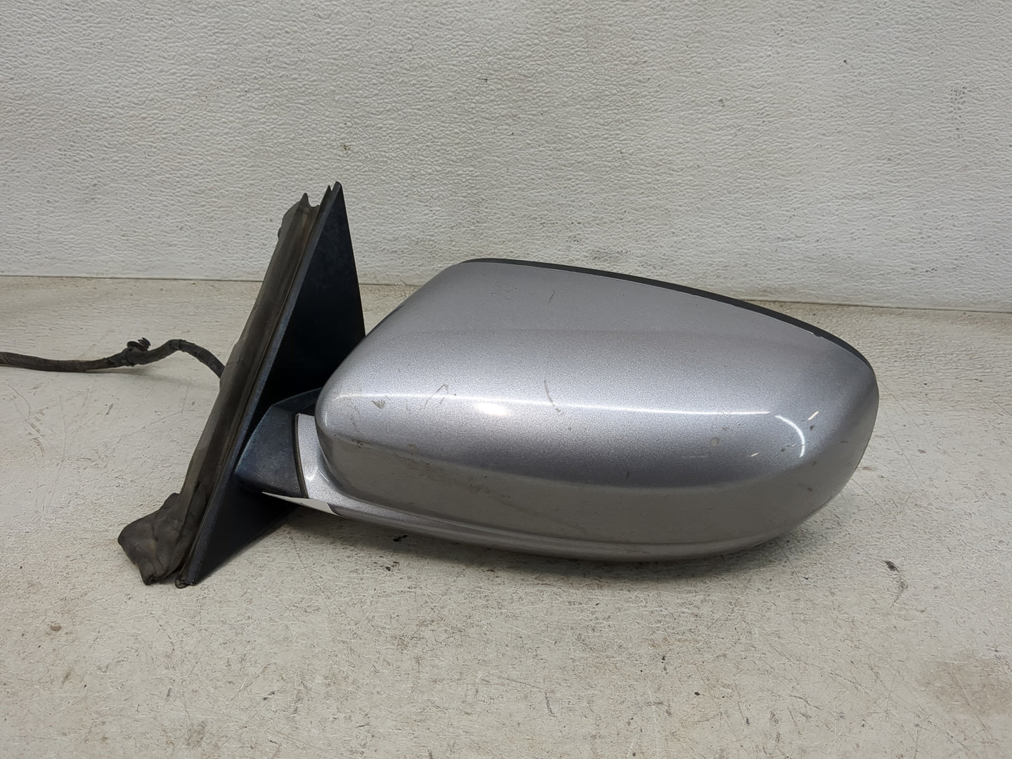 2011-2014 Dodge Charger Driver Side View Mirror - Left Door Mirror OEM Used - Oemusedautoparts1.com