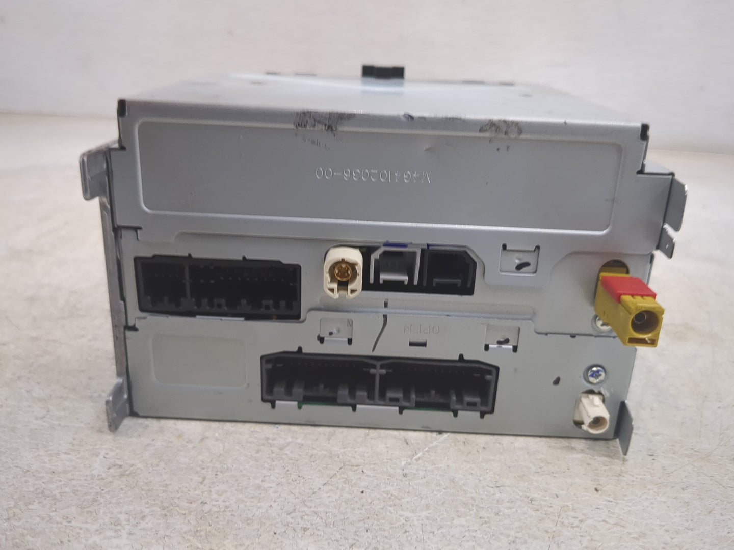 2012-2014 Dodge Charger Radio Speaker Amplifier P05091366af - Oemusedautoparts1.com