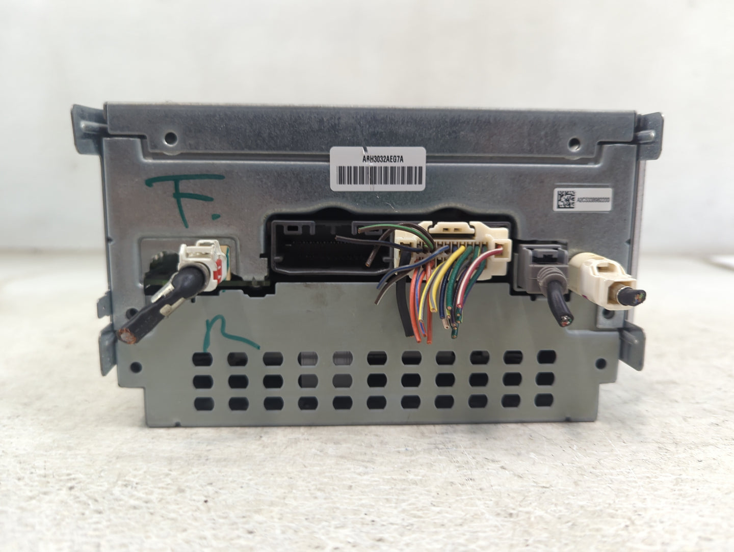 2013-2014 Dodge Charger Radio AM FM Cd Player Receiver Replacement P/N:P05091922AB ARH3032AEG7A Fits Fits 2013 2014 OEM Used