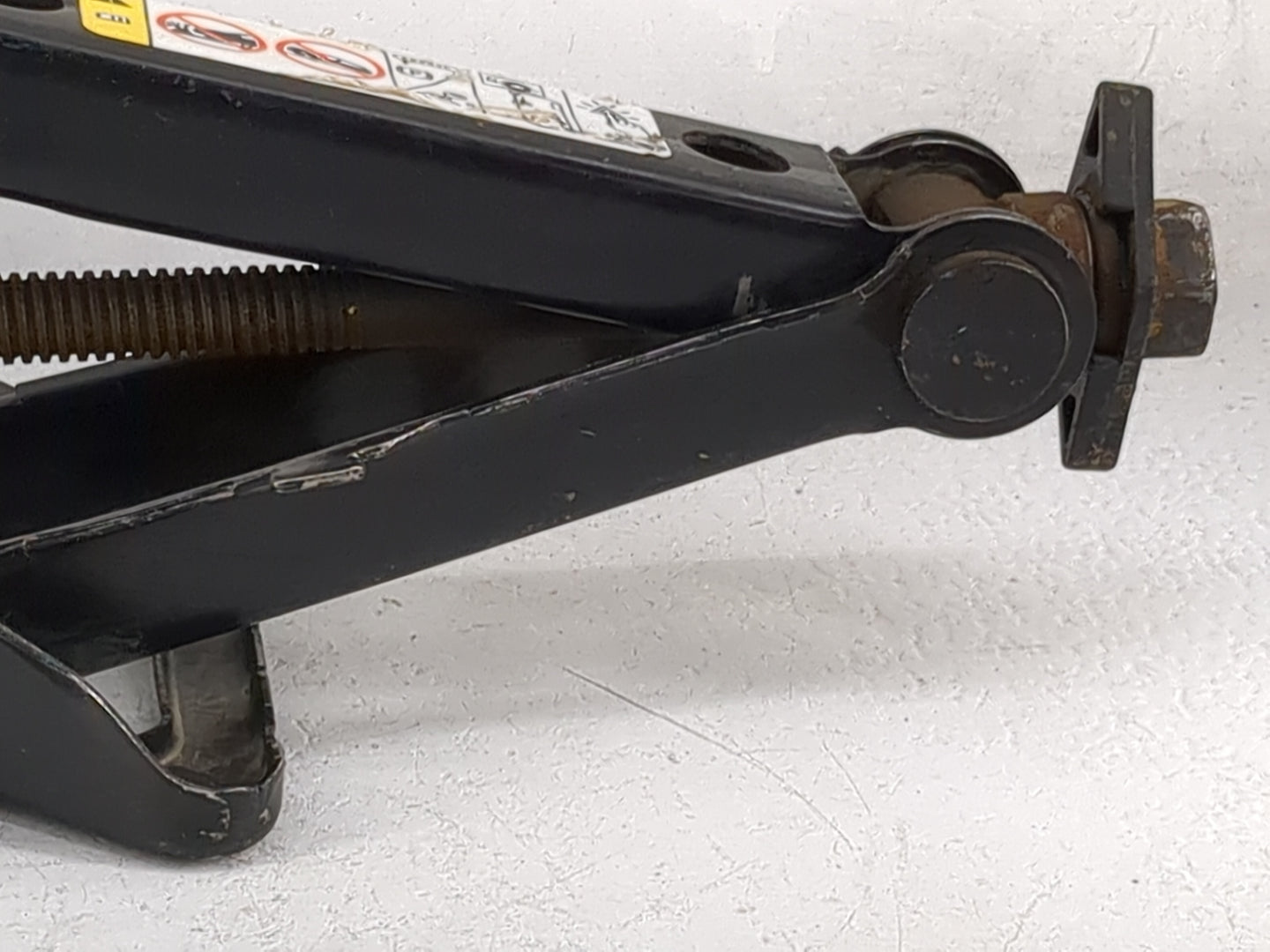 2013 Dodge Charger Spare Scissor Car Jack 1479989 - Oemusedautoparts1.com