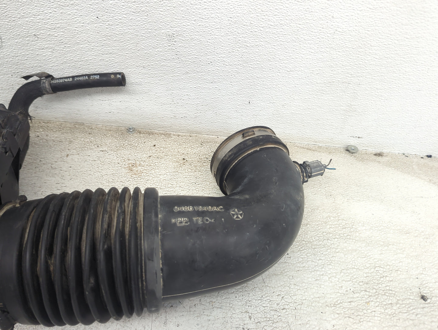 2011-2020 Dodge Charger Air Cleaner Intake-duct Hose Tube 1481345 - Oemusedautoparts1.com