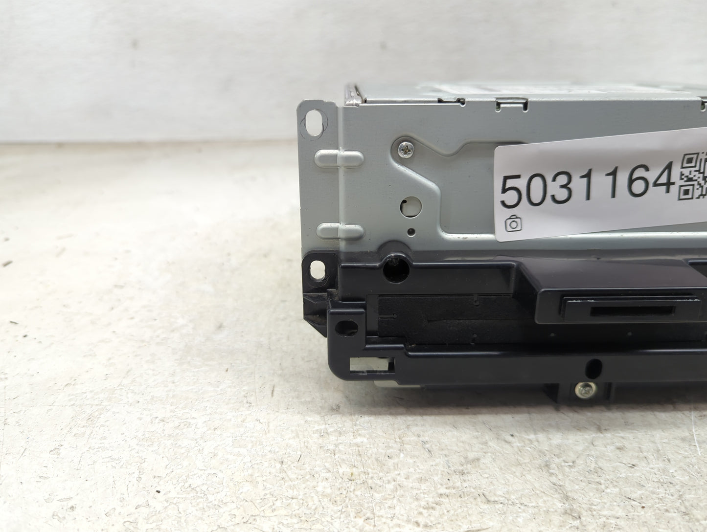 2014 Dodge Charger Radio AM FM Cd Player Receiver Replacement P/N:P68210554AE CQ-UC03E2GXC Fits OEM Used Auto Parts - Oemuse
