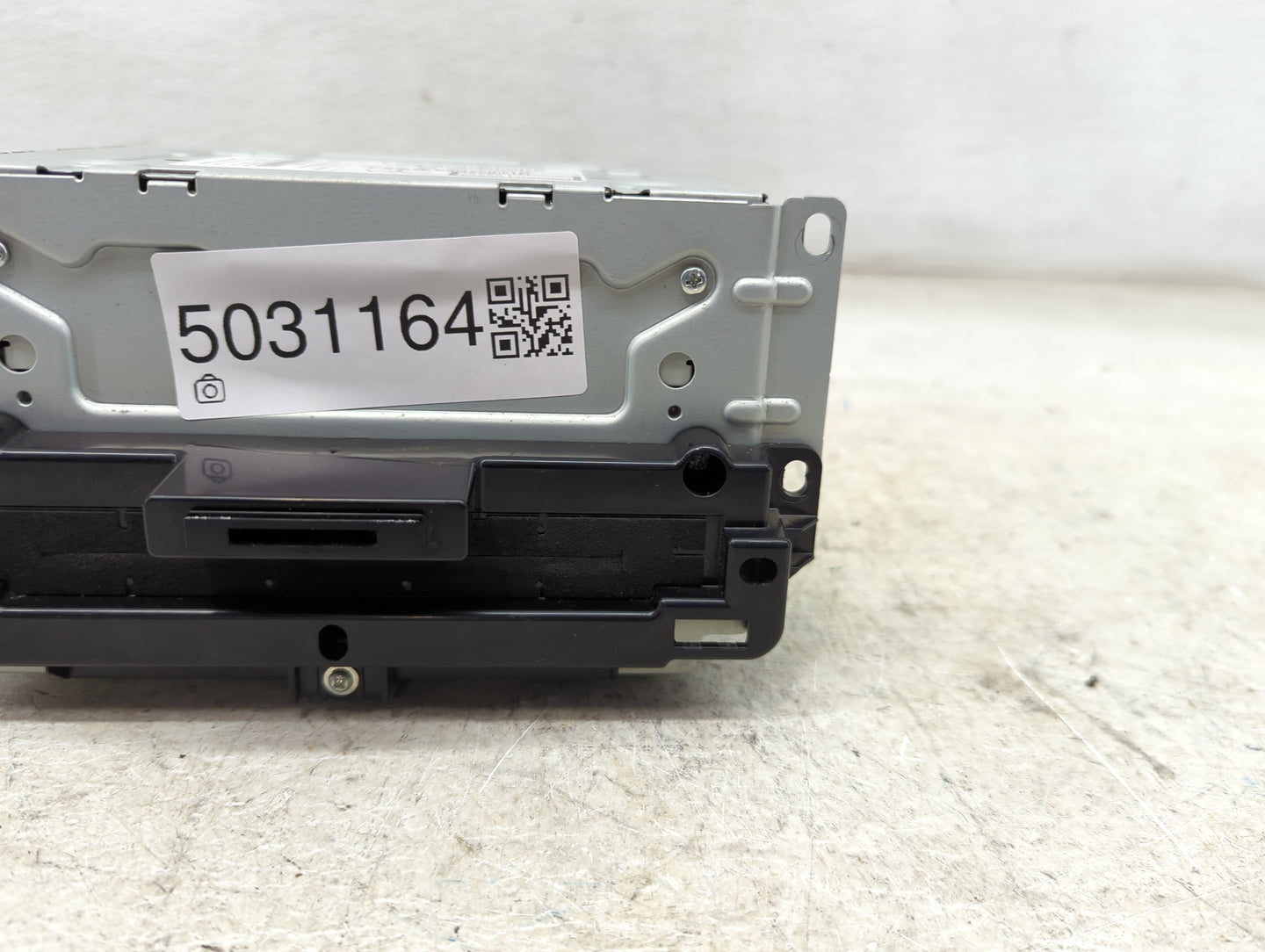 2014 Dodge Charger Radio AM FM Cd Player Receiver Replacement P/N:P68210554AE CQ-UC03E2GXC Fits OEM Used Auto Parts - Oemuse