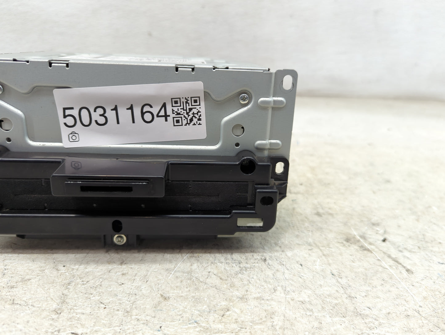 2014 Dodge Charger Radio AM FM Cd Player Receiver Replacement P/N:P68210554AE CQ-UC03E2GXC Fits OEM Used Auto Parts - Oemuse