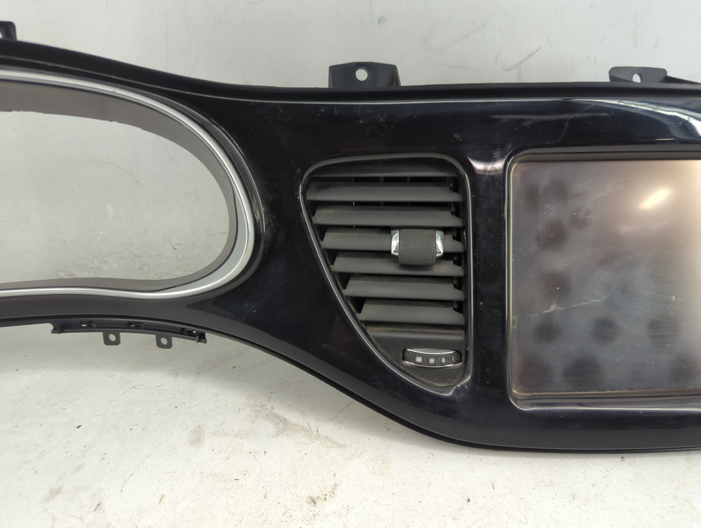 2013 Dodge Dart Radio AM FM Cd Player Receiver Replacement P/N:05091143AE Fits OEM Used Auto Parts - Oemusedautoparts1.com