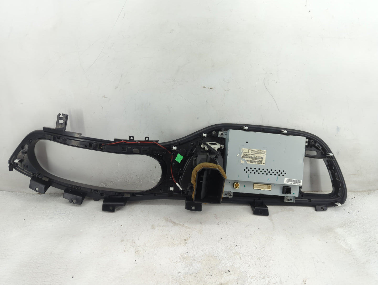 2013 Dodge Dart Radio AM FM Cd Player Receiver Replacement P/N:05091143AE Fits OEM Used Auto Parts - Oemusedautoparts1.com