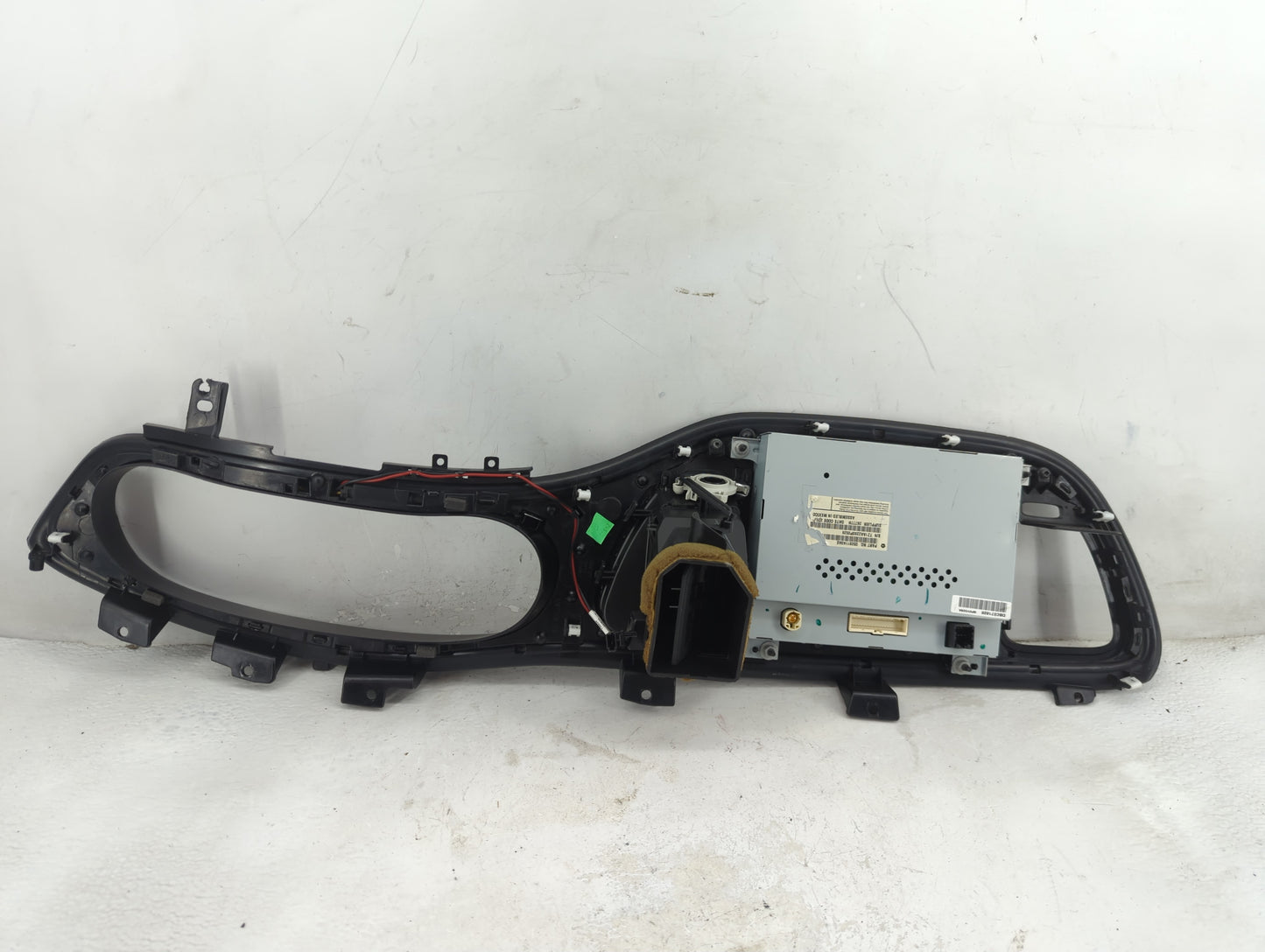 2013 Dodge Dart Radio AM FM Cd Player Receiver Replacement P/N:05091143AE Fits OEM Used Auto Parts - Oemusedautoparts1.com