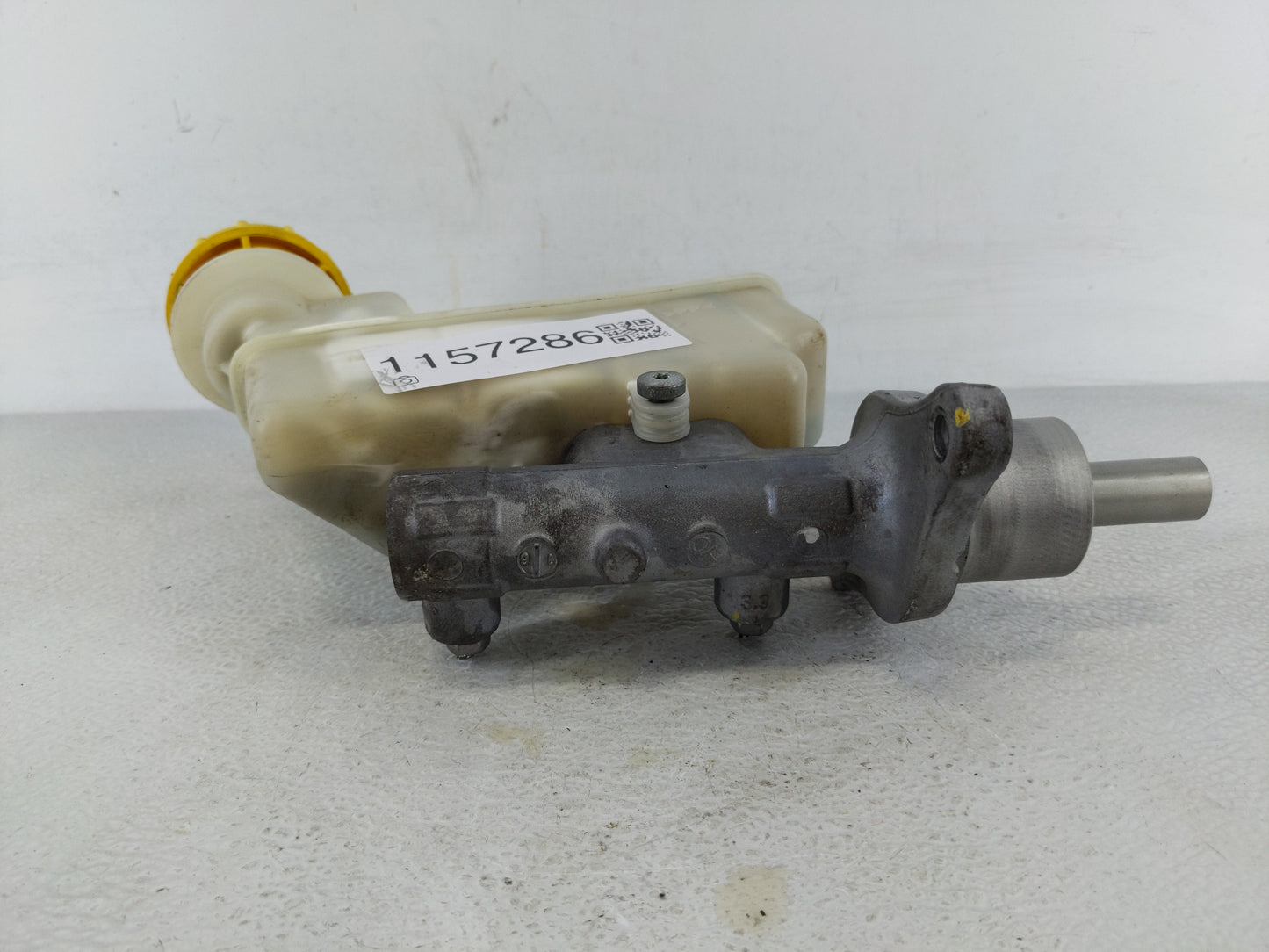 2013-2016 Dodge Dart Brake Master Cylinder - Oemusedautoparts1.com