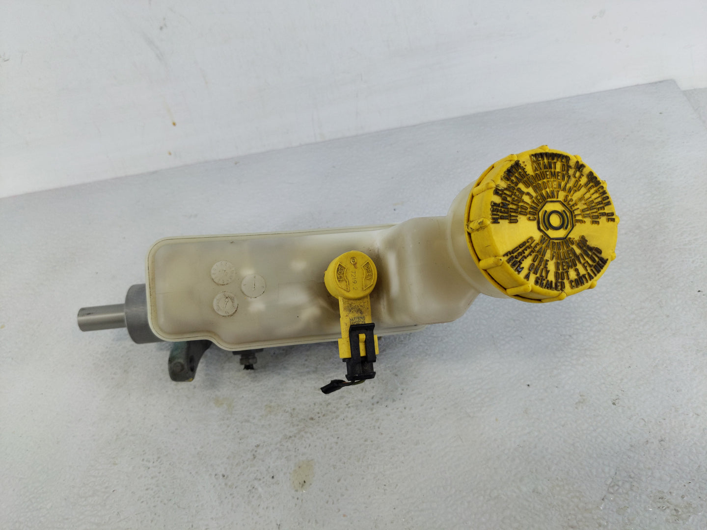 2013-2016 Dodge Dart Brake Master Cylinder - Oemusedautoparts1.com