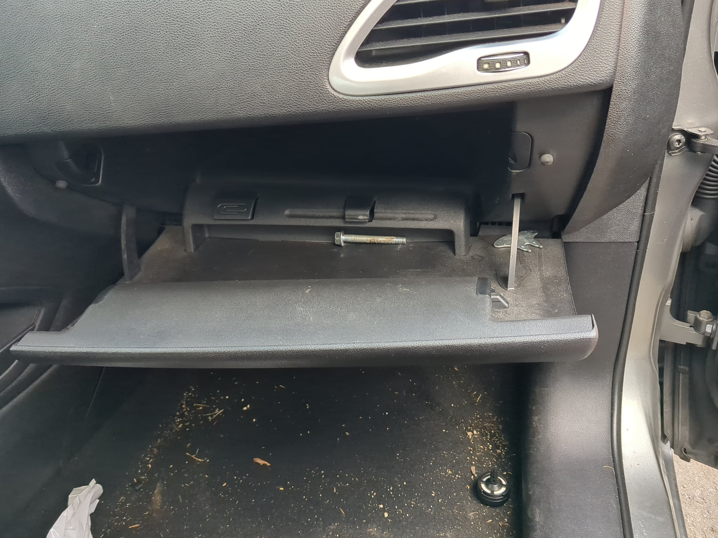 2013 Dodge Dart Passenger Glove Box Door Storage Compartment - Oemusedautoparts1.com