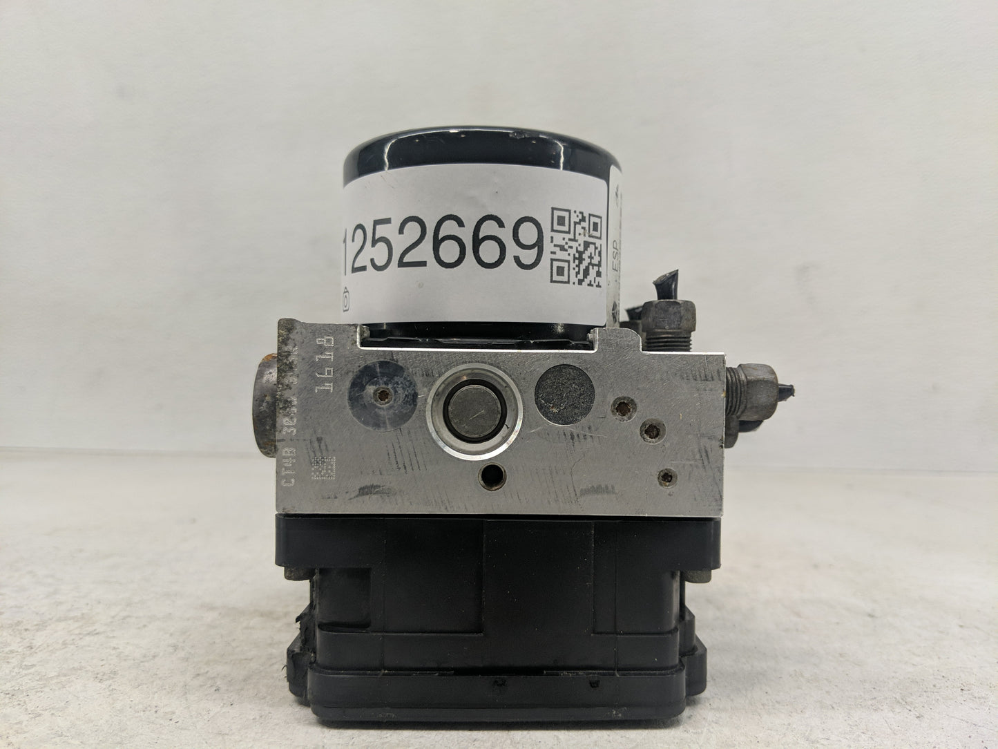 2013 Dodge Dart ABS Pump Control Module Replacement P/N:P68203537AC Fits OEM Used Auto Parts - Oemusedautoparts1.com