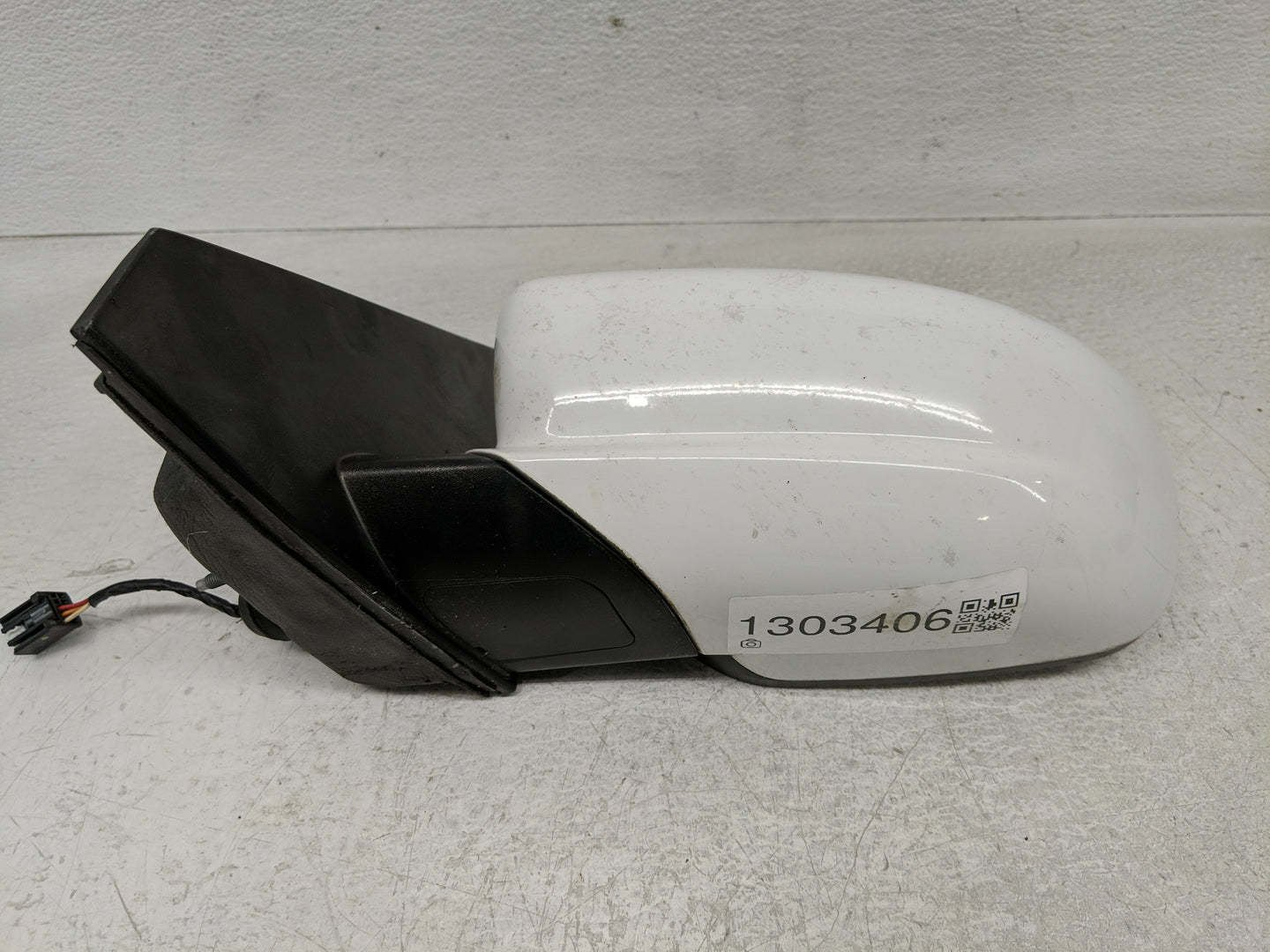 2013-2016 Dodge Dart Driver Side View Mirror - Left Door Mirror OEM Used - Oemusedautoparts1.com