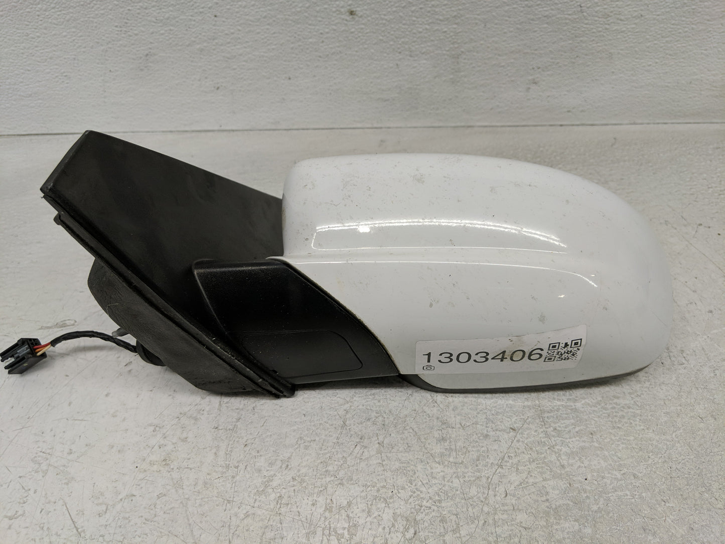 2013-2016 Dodge Dart Driver Side View Mirror - Left Door Mirror OEM Used - Oemusedautoparts1.com