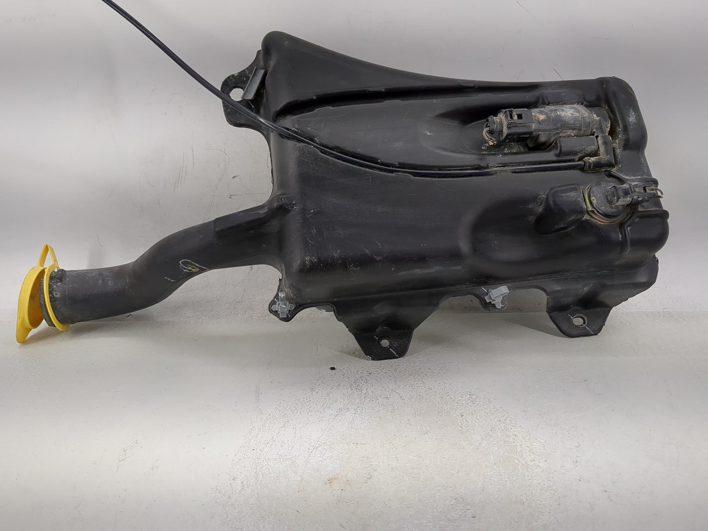 2013-2016 Dodge Dart Windshield Washer Fluid Reservoir Bottle Oem - Oemusedautoparts1.com