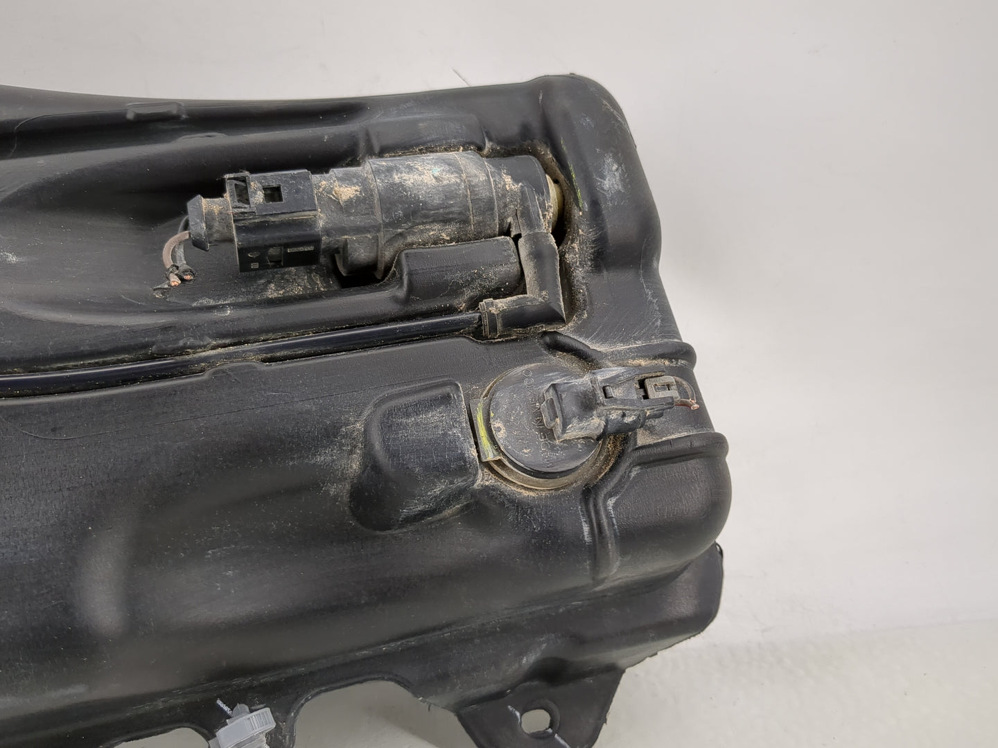 2013-2016 Dodge Dart Windshield Washer Fluid Reservoir Bottle Oem - Oemusedautoparts1.com