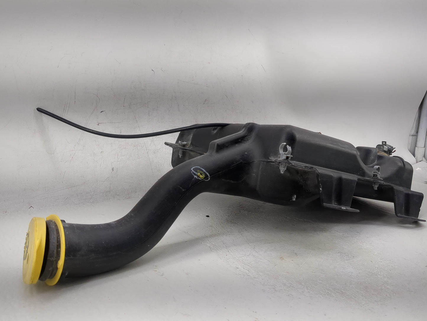 2013-2016 Dodge Dart Windshield Washer Fluid Reservoir Bottle Oem - Oemusedautoparts1.com