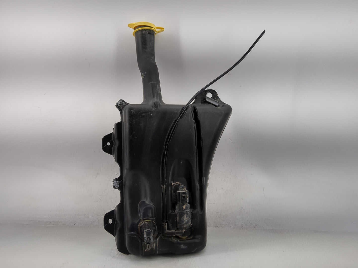 2013-2016 Dodge Dart Windshield Washer Fluid Reservoir Bottle Oem - Oemusedautoparts1.com