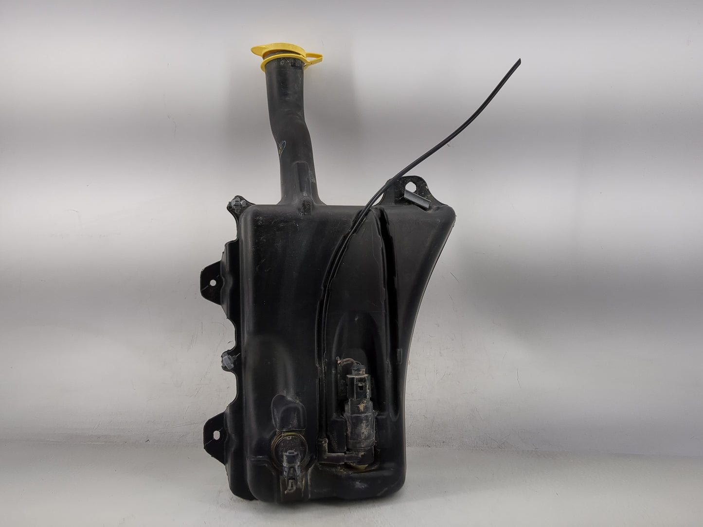 2013-2016 Dodge Dart Windshield Washer Fluid Reservoir Bottle Oem - Oemusedautoparts1.com