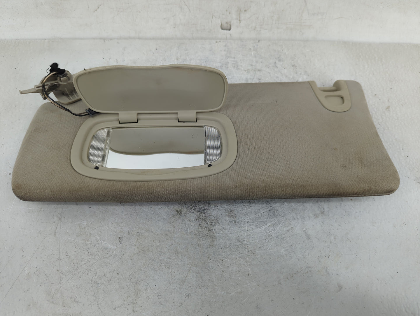 2013-2014 Dodge Dart Sun Visor Shade Replacement Passenger Right Mirror Fits Fits 2013 2014 OEM Used Auto Parts - Oemusedaut