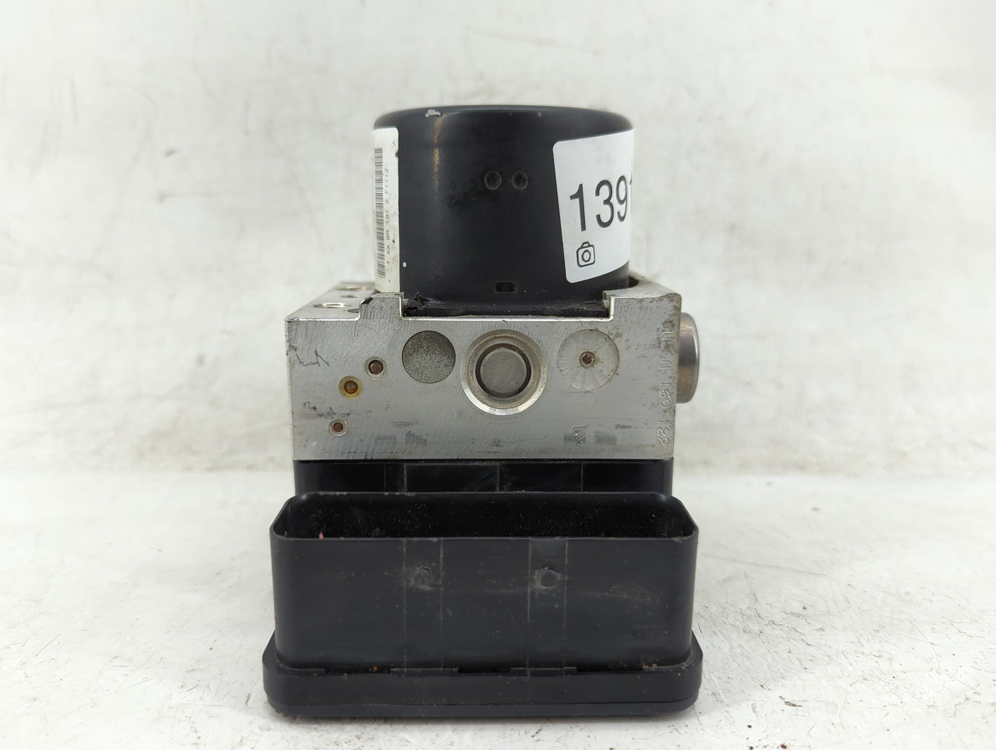 2013 Dodge Dart ABS Pump Control Module Replacement P/N:P68082080AH Fits OEM Used Auto Parts - Oemusedautoparts1.com