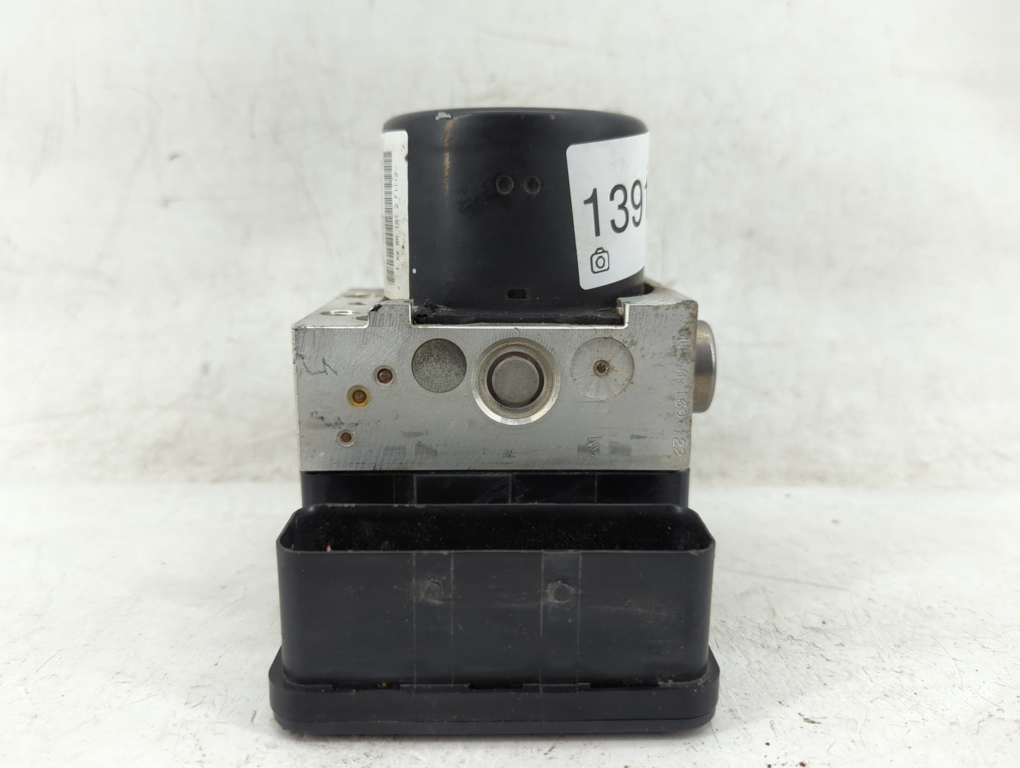 2013 Dodge Dart ABS Pump Control Module Replacement P/N:P68082080AH Fits OEM Used Auto Parts - Oemusedautoparts1.com