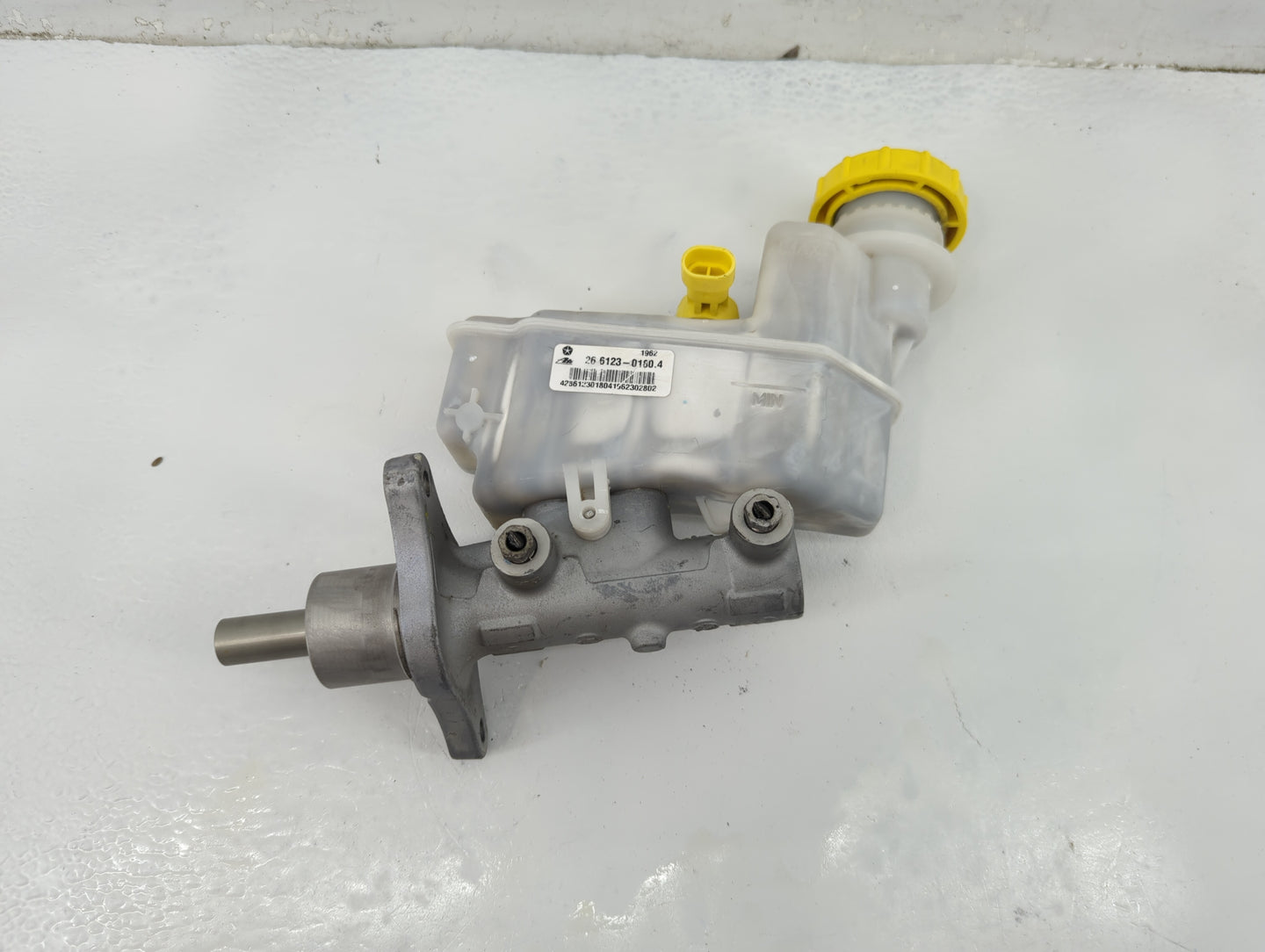 2013-2016 Dodge Dart Brake Master Cylinder - Oemusedautoparts1.com