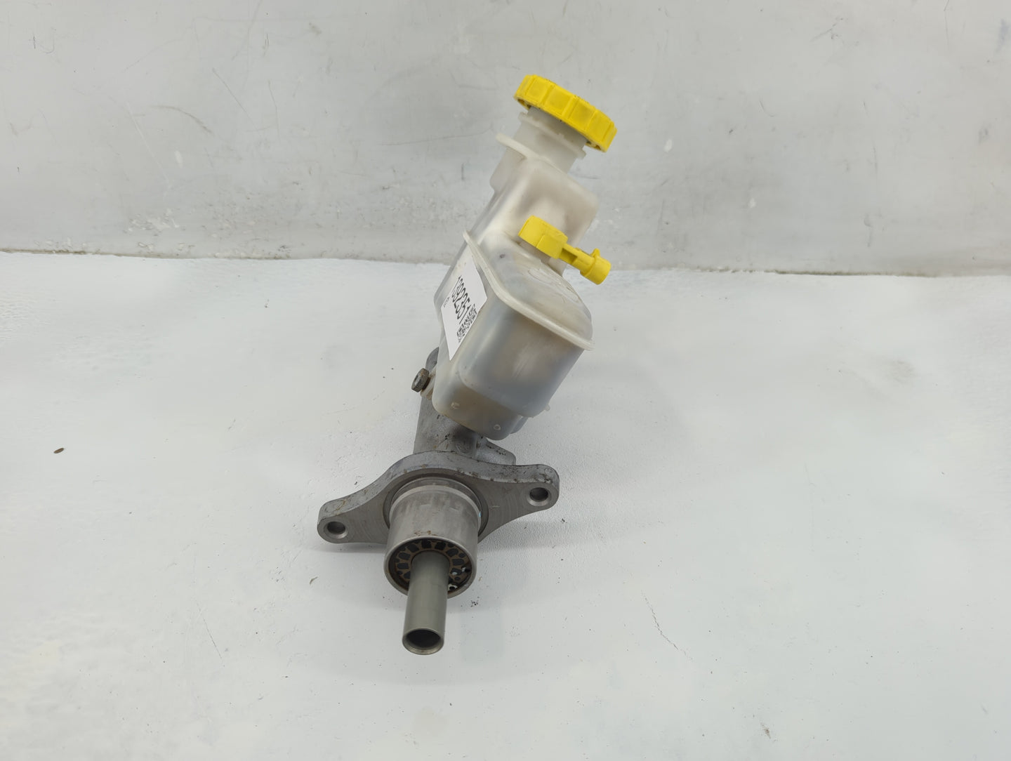 2013-2016 Dodge Dart Brake Master Cylinder - Oemusedautoparts1.com
