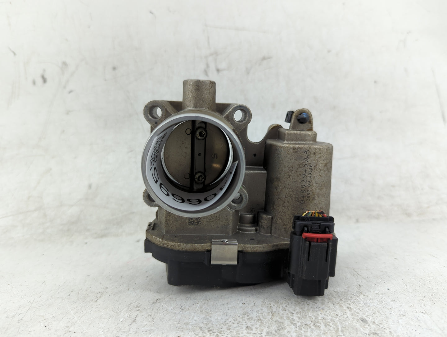 2013-2016 Dodge Dart Throttle Body P/N:04892945AA Fits Fits 2013 2014 2015 2016 2017 OEM Used Auto Parts - Oemusedautoparts1