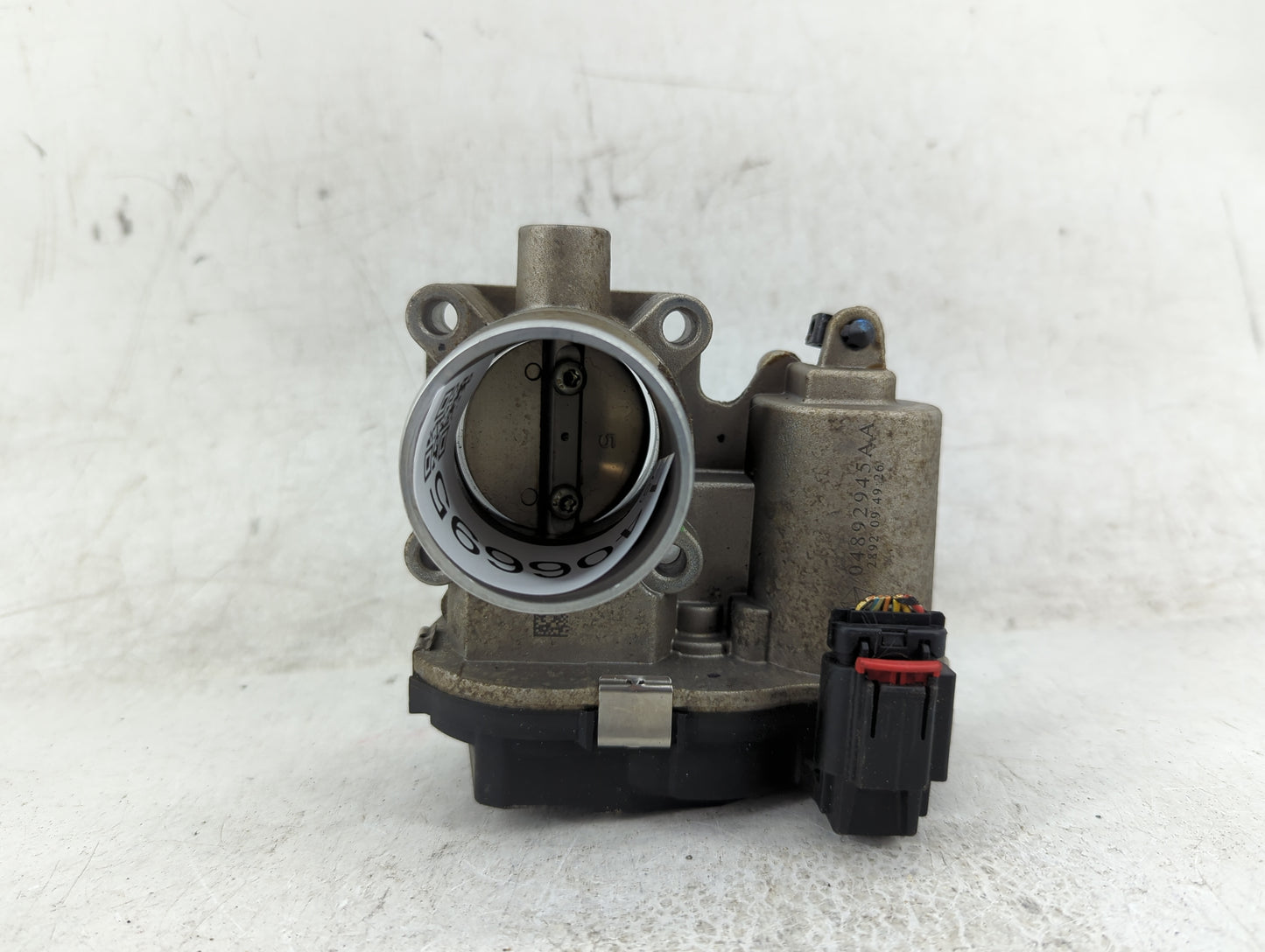 2013-2016 Dodge Dart Throttle Body P/N:04892945AA Fits Fits 2013 2014 2015 2016 2017 OEM Used Auto Parts - Oemusedautoparts1