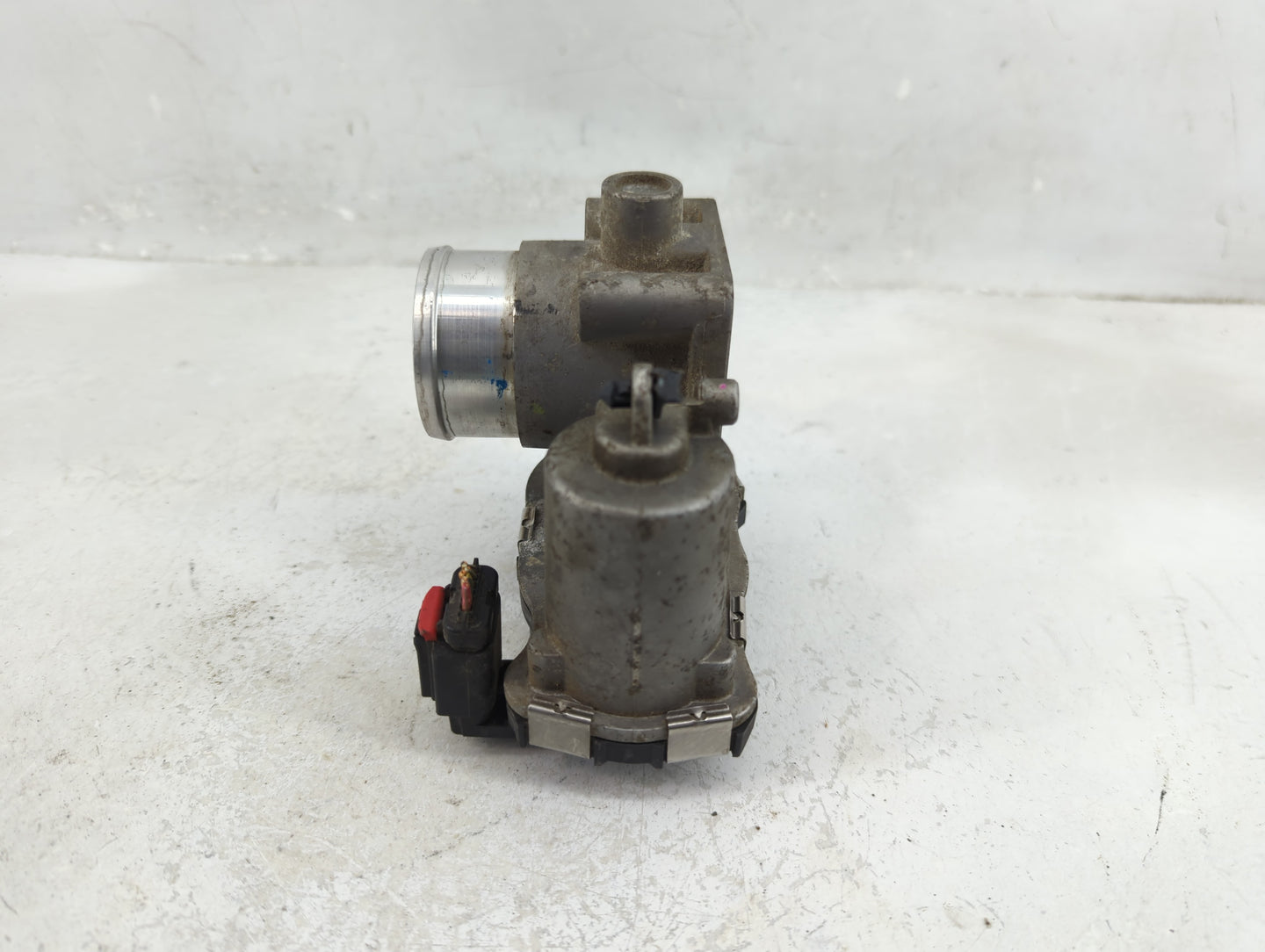 2013-2016 Dodge Dart Throttle Body P/N:04892945AA Fits Fits 2013 2014 2015 2016 2017 OEM Used Auto Parts - Oemusedautoparts1