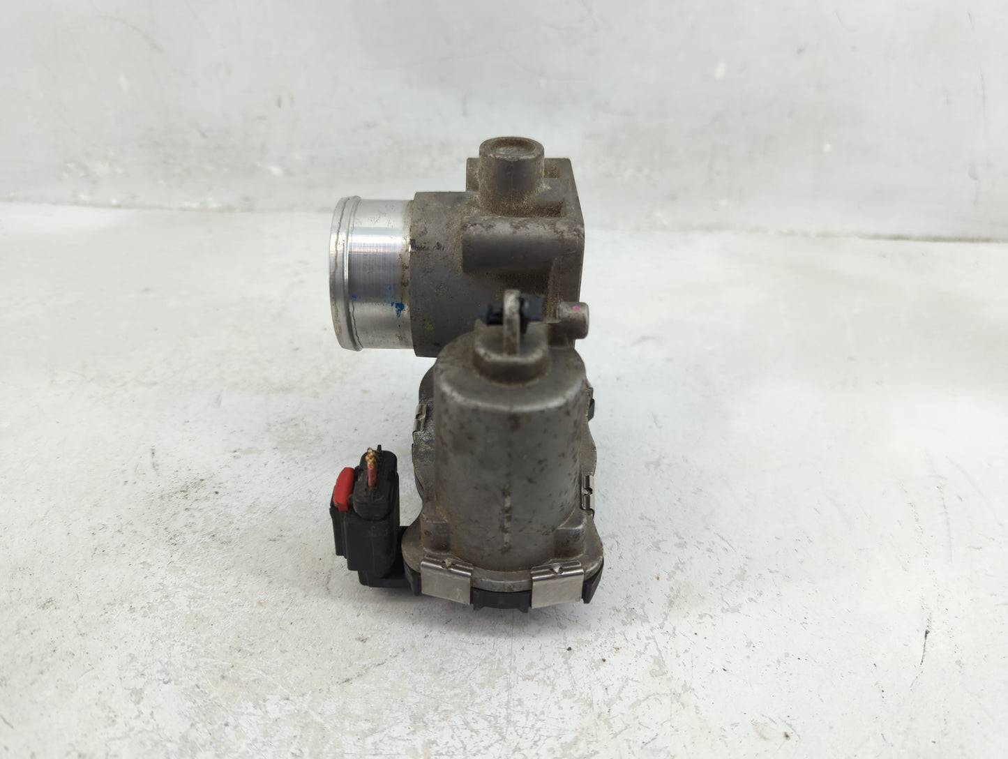2013-2016 Dodge Dart Throttle Body P/N:04892945AA Fits Fits 2013 2014 2015 2016 2017 OEM Used Auto Parts - Oemusedautoparts1