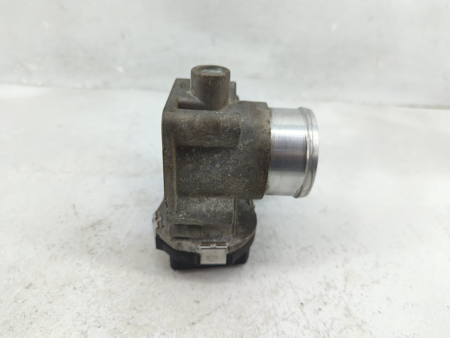 2013-2016 Dodge Dart Throttle Body P/N:04892945AA Fits Fits 2013 2014 2015 2016 2017 OEM Used Auto Parts - Oemusedautoparts1