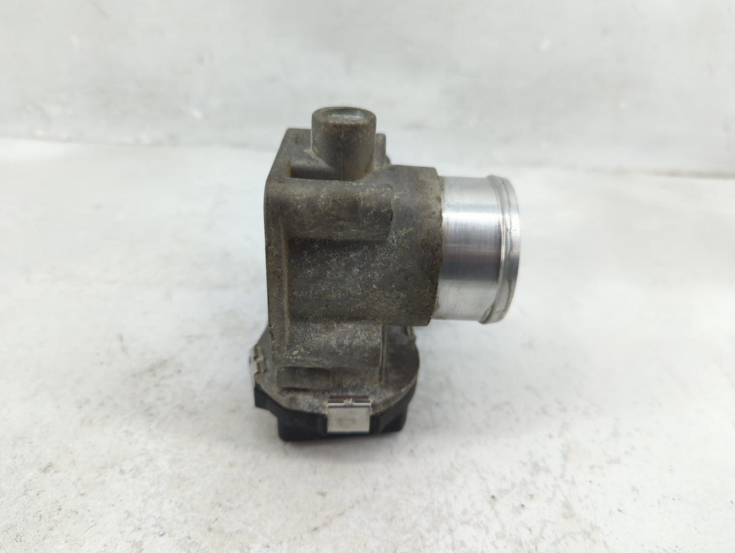 2013-2016 Dodge Dart Throttle Body P/N:04892945AA Fits Fits 2013 2014 2015 2016 2017 OEM Used Auto Parts - Oemusedautoparts1