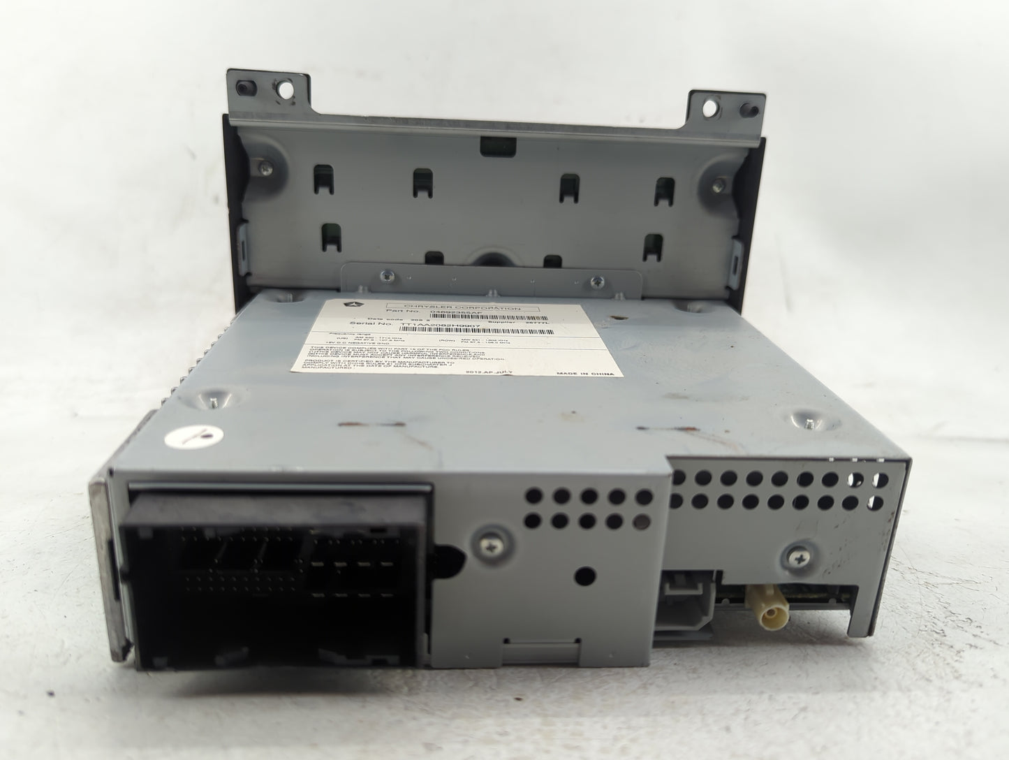 2013-2014 Dodge Dart Radio AM FM Cd Player Receiver Replacement P/N:04692355AF Fits Fits 2013 2014 OEM Used Auto Parts - Oem