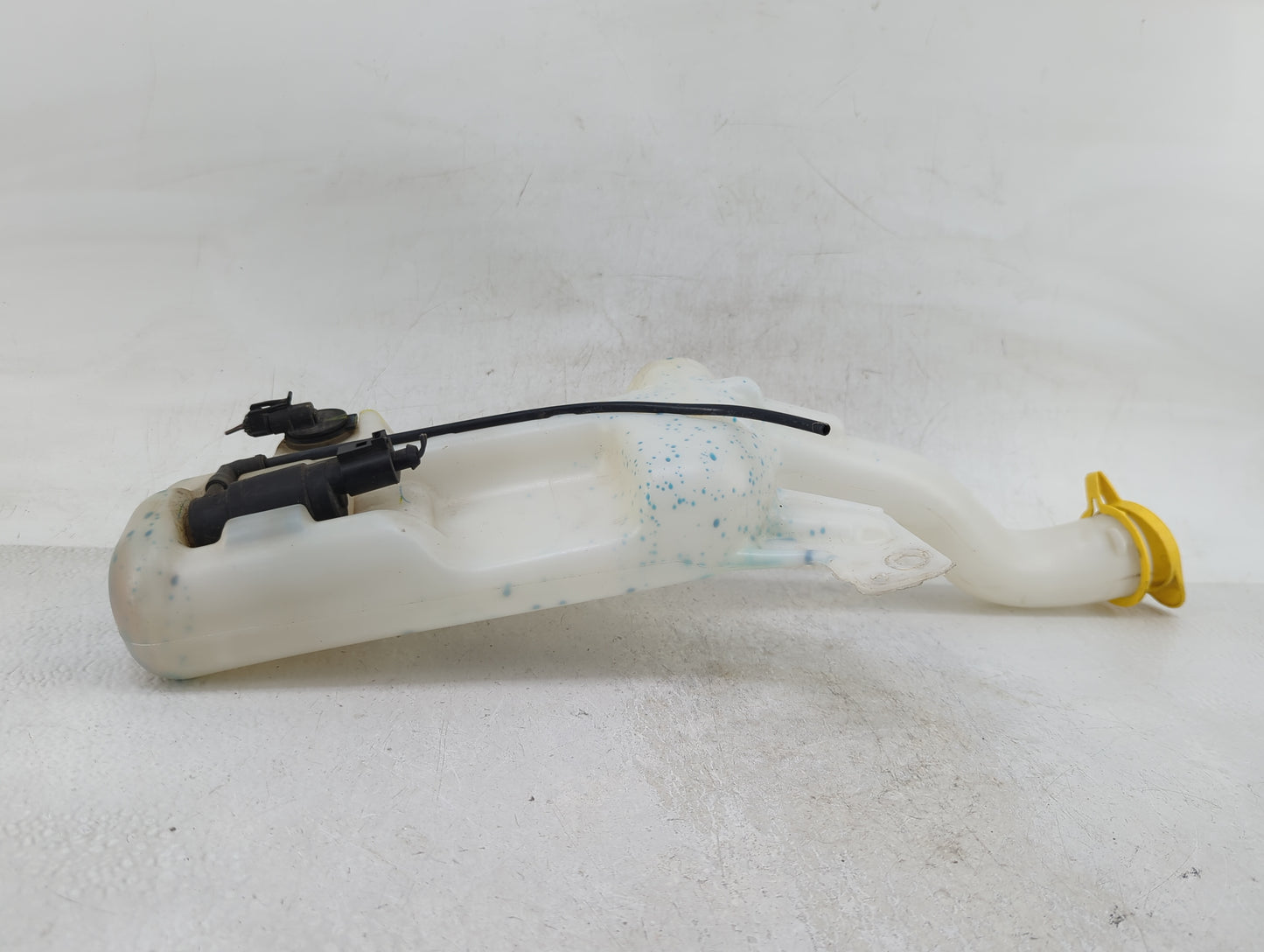 2013-2016 Dodge Dart Windshield Washer Fluid Reservoir Bottle Oem - Oemusedautoparts1.com
