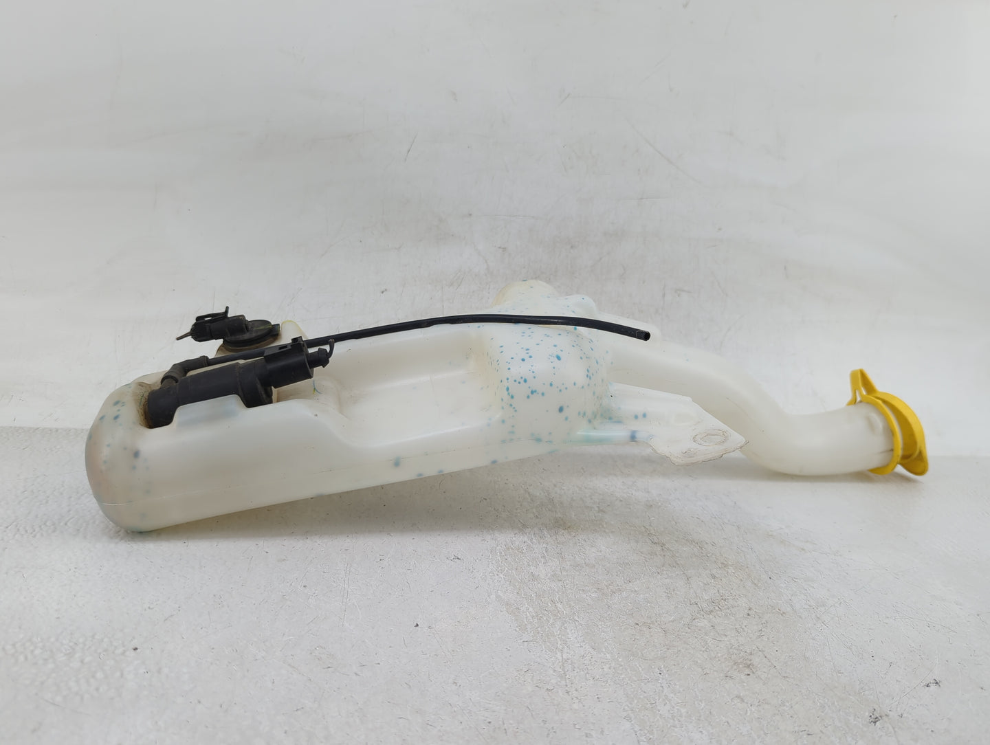 2013-2016 Dodge Dart Windshield Washer Fluid Reservoir Bottle Oem - Oemusedautoparts1.com
